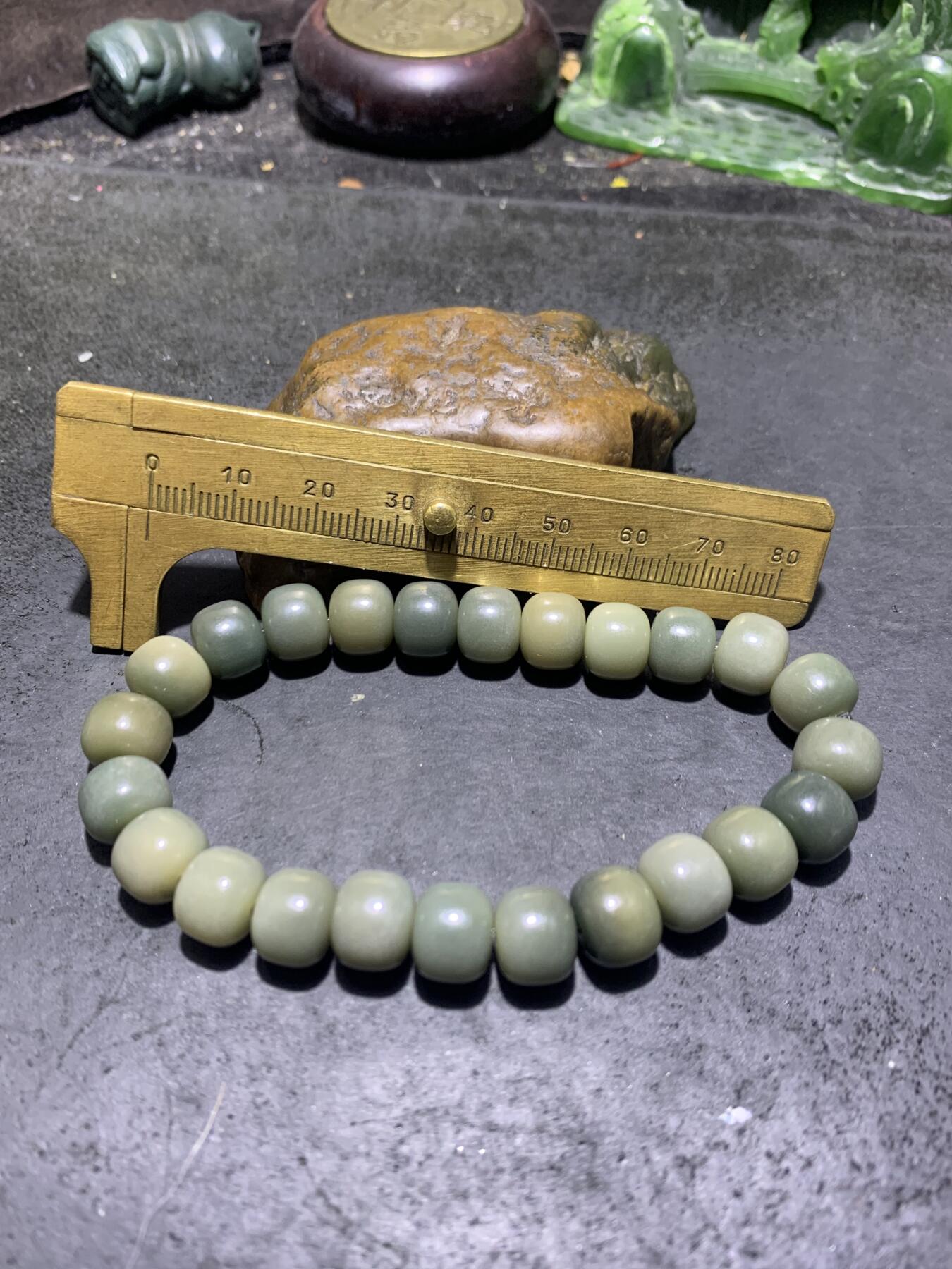 罕见奶绿菩提根桶珠奶盖青柠单圈手串一条，