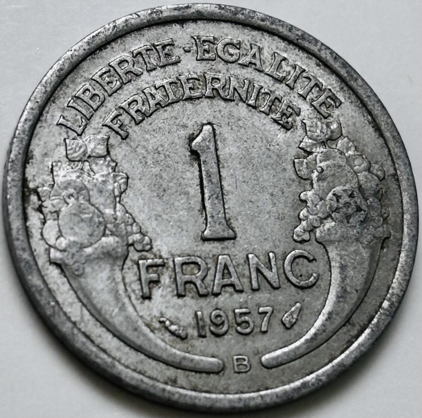 文馨钱币收藏第 240 场，各国老铜币，欢迎关注 美品 1957 年法国谷物女神 1 法郎 B 版