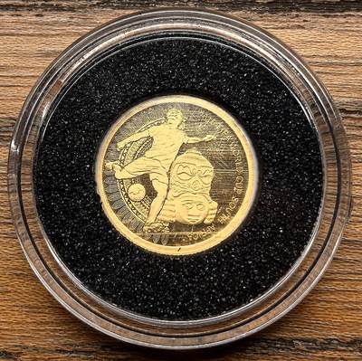 凡希社世界钱币微拍月度大拍（2025/09） - 2010老挝南非世界杯1000Kip小金币全品，1g，999金。