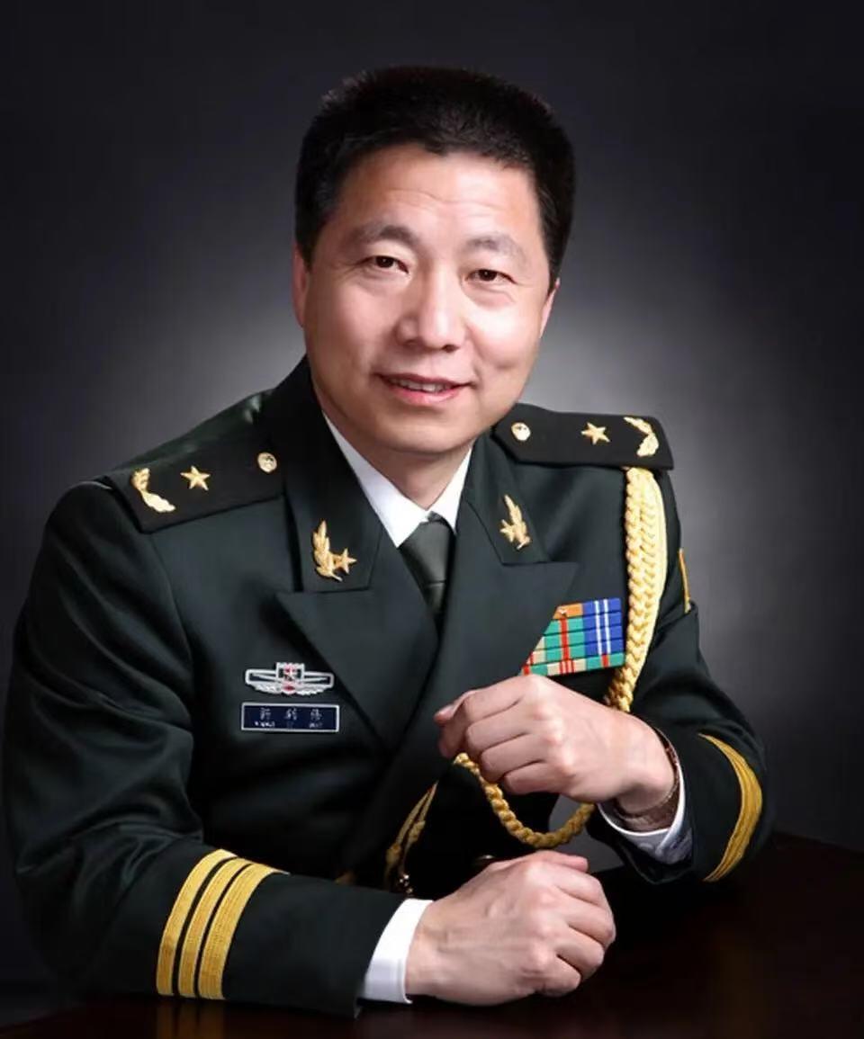 零元拍：“两弹一星”元勋，核工业之父程开甲院士和“中国进入太空第一人”杨利伟双人亲笔签名绝版太空邮局“中国航天日”设立纪念封！程老多难得就不用说了，杨利伟的还是经典的老款签名。绝对是第九个“中国航天日”最强的收藏重器！