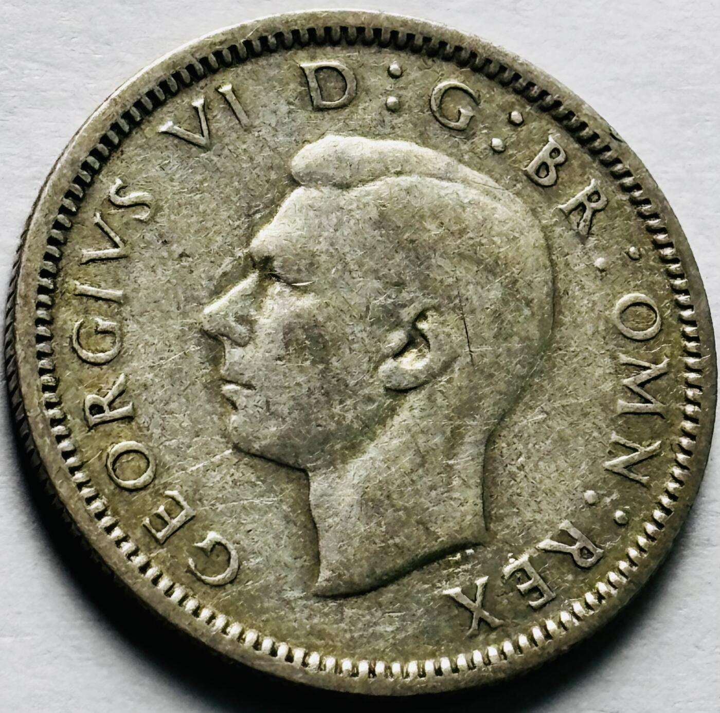 文馨钱币收藏第 240 场，各国老铜币，欢迎关注 1938 年英国乔治六世 6 便士银币