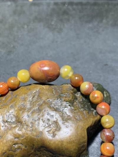 精美冻料拉丝念字珠战国红玛瑙手串一条 精美冻料拉丝念字珠战国红玛瑙手串一条