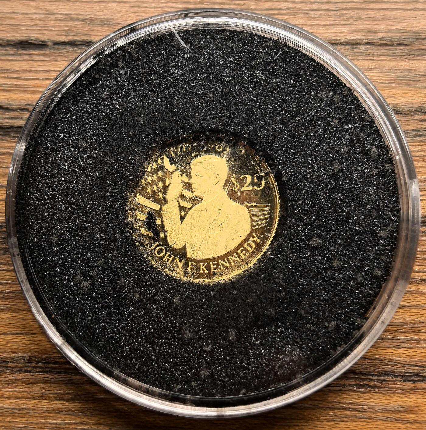 凡希社世界钱币微拍第三百零二期 1994纽埃肯尼迪25Dollar小金币全品，1.24g，999金。