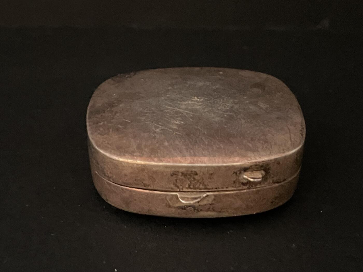 海外回流精品专场（鸽子请绕行） 法国回流19世纪纯银花卉银盒子