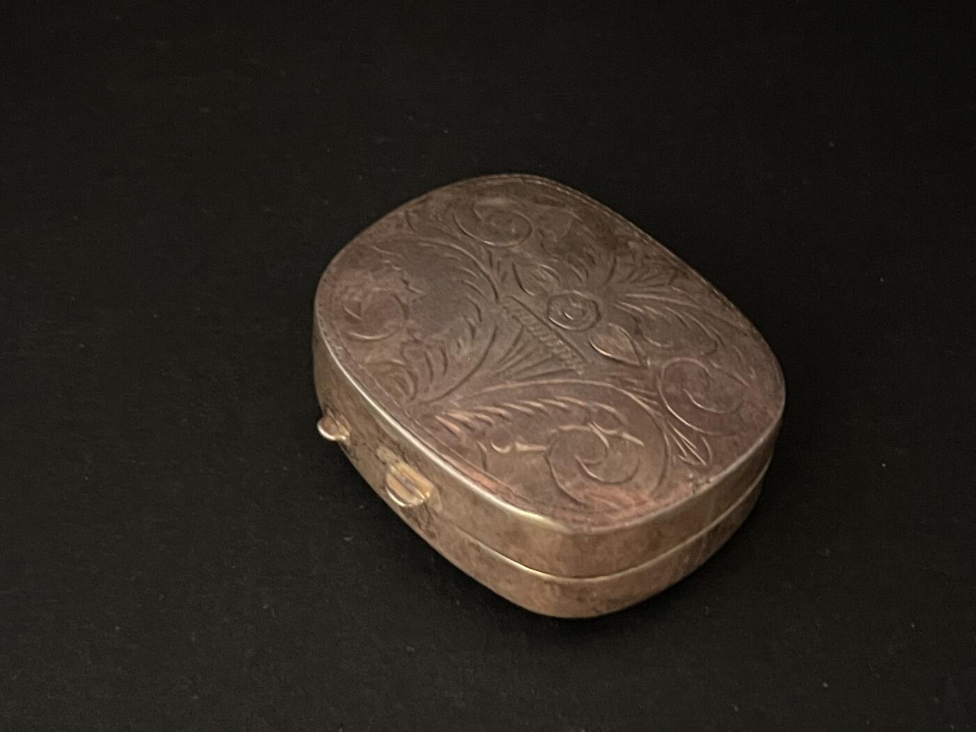 海外回流精品专场（鸽子请绕行） 法国回流19世纪纯银花卉银盒子