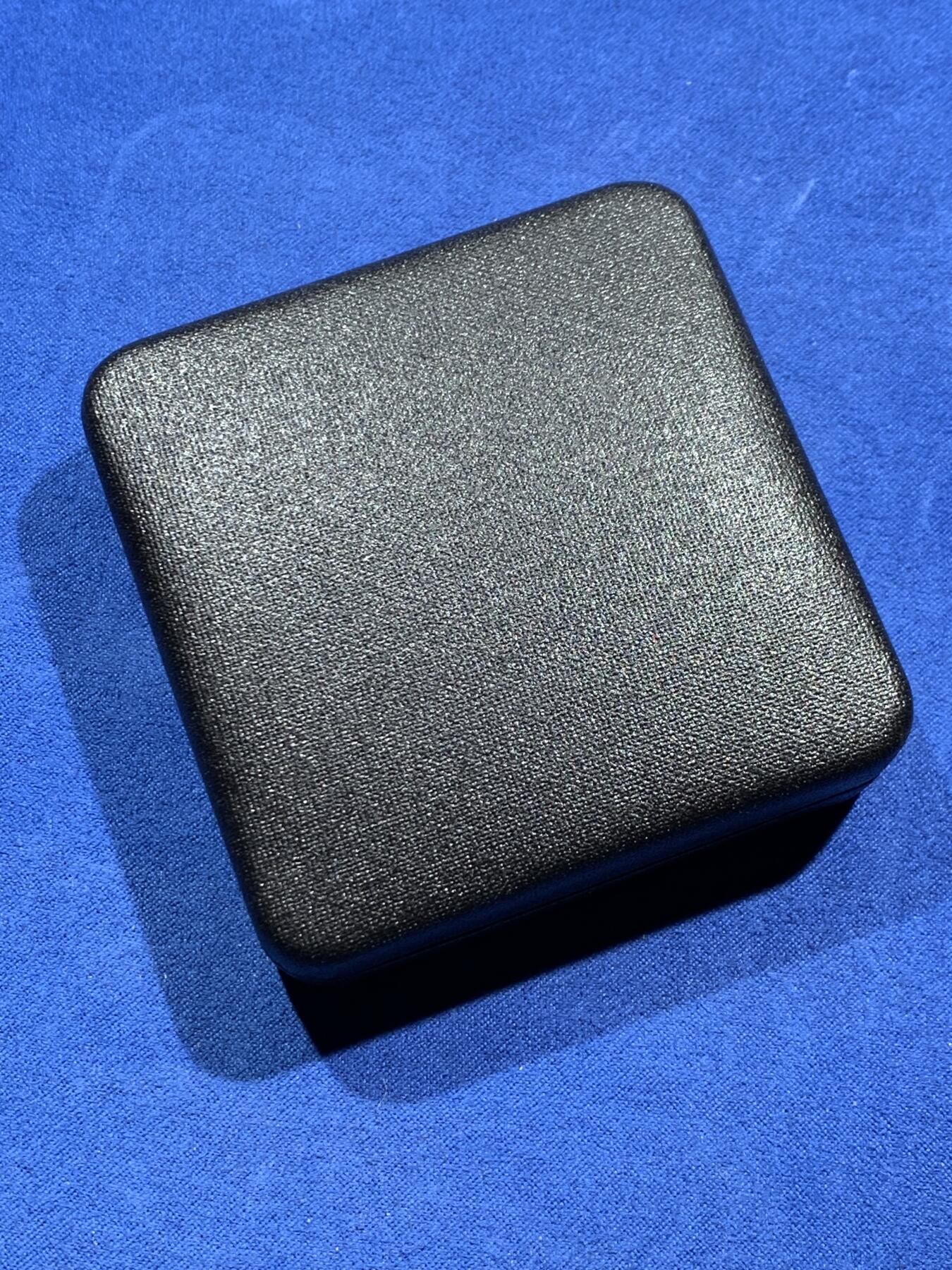 《竞宝斋》第377场 周日，周一 2场连拍 （全场包邮） 英国 1999年 橄榄球世界杯 2镑 加厚双色镶嵌镀金幻彩纪念银币 带盒证