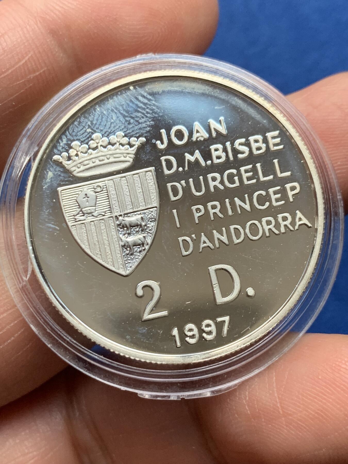 《竞宝斋》第377场 周日，周一 2场连拍 （全场包邮） 1998安道尔冬季奥运会2第纳尔精制银币，该国发行的唯一一枚面值2第纳尔的银币