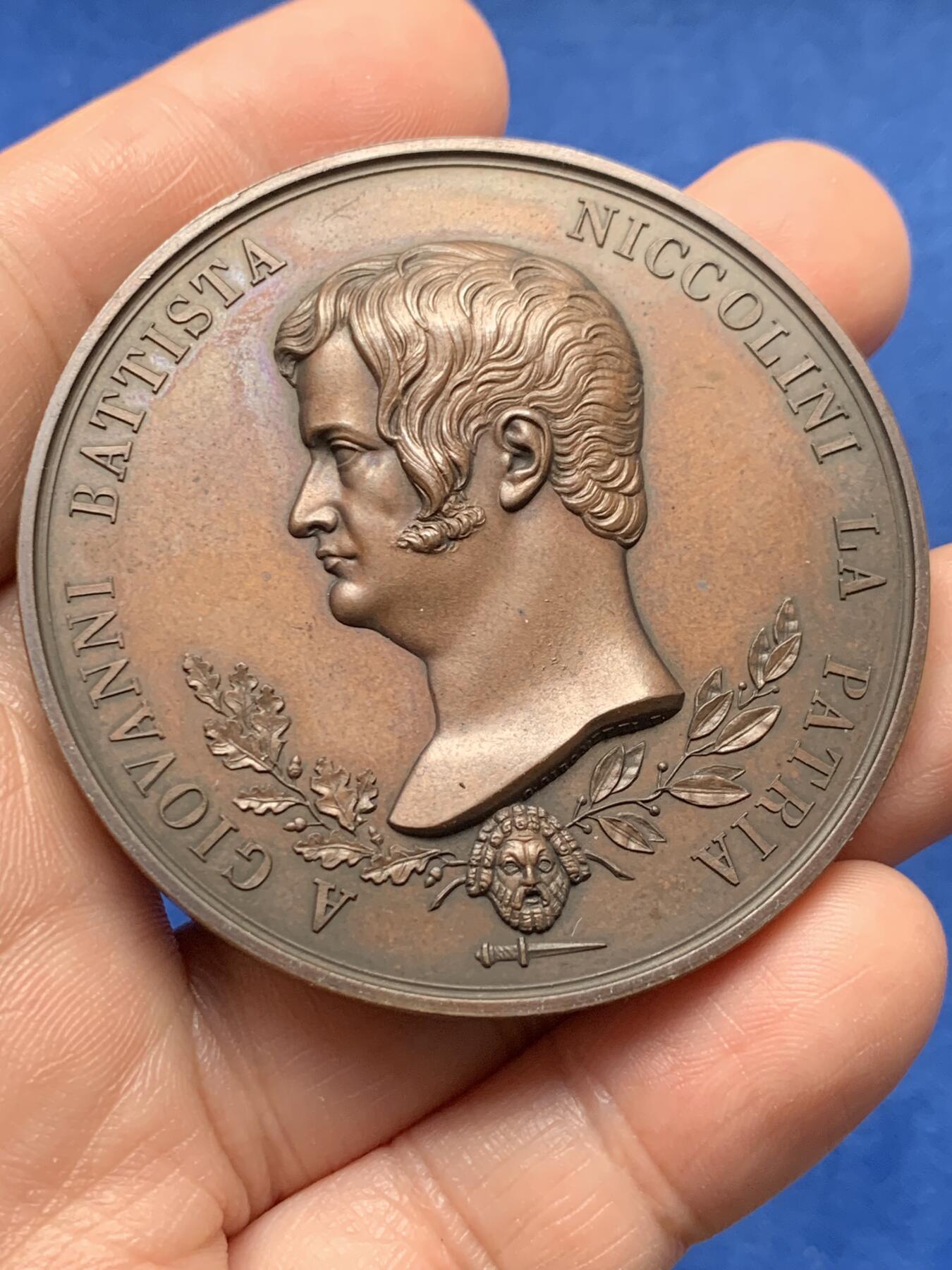 《竞宝斋》第377场 周日，周一 2场连拍 （全场包邮） 1827年意大利剧作家乔瓦尼·巴蒂斯塔·尼科里尼铜章，83.2g，55.6mm，Giuseppe Girometti雕刻，背面服饰雕刻精细！