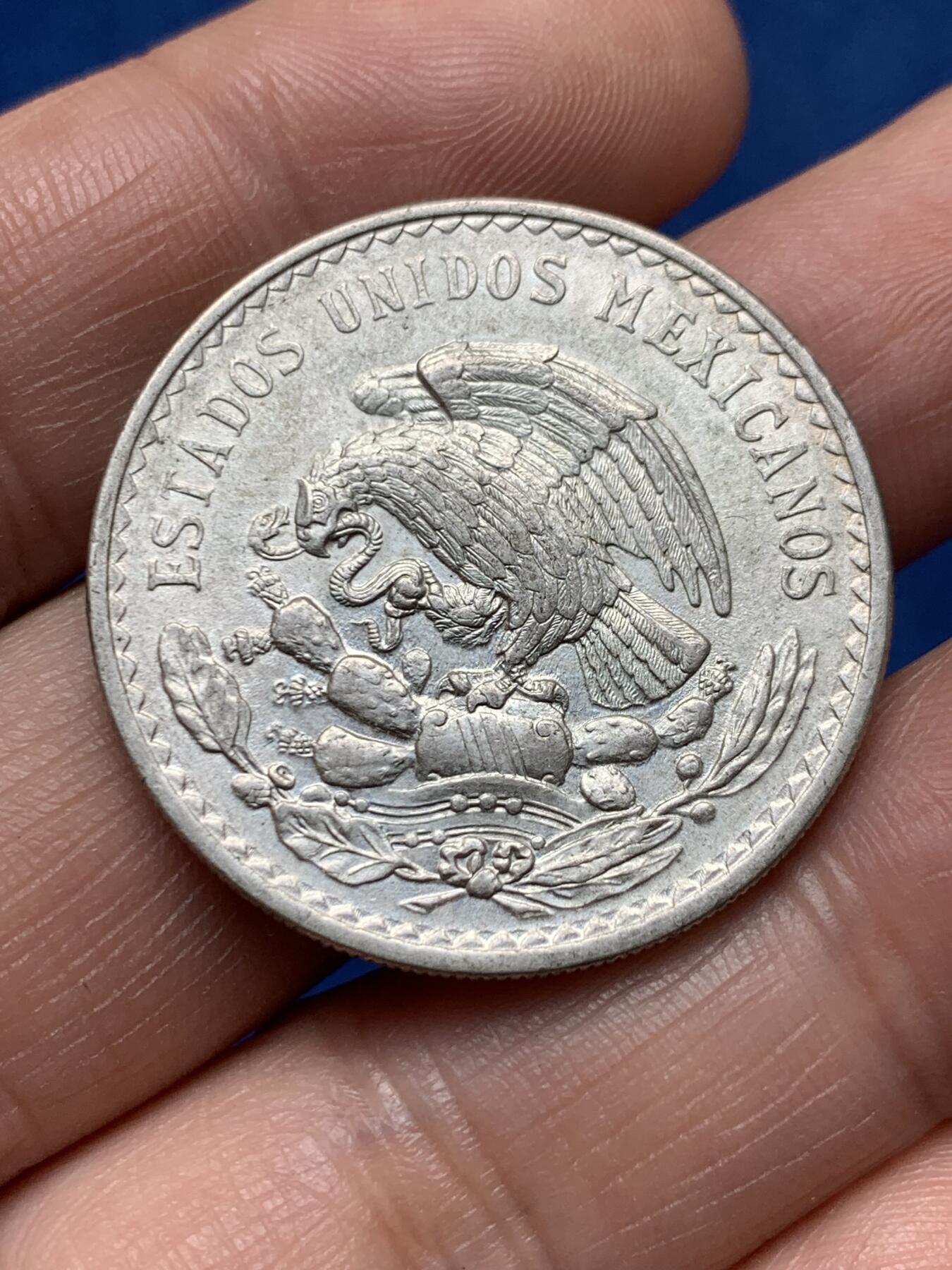 《竞宝斋》第377场 周日，周一 2场连拍 （全场包邮） 两枚一组 墨西哥1947年1比索银币