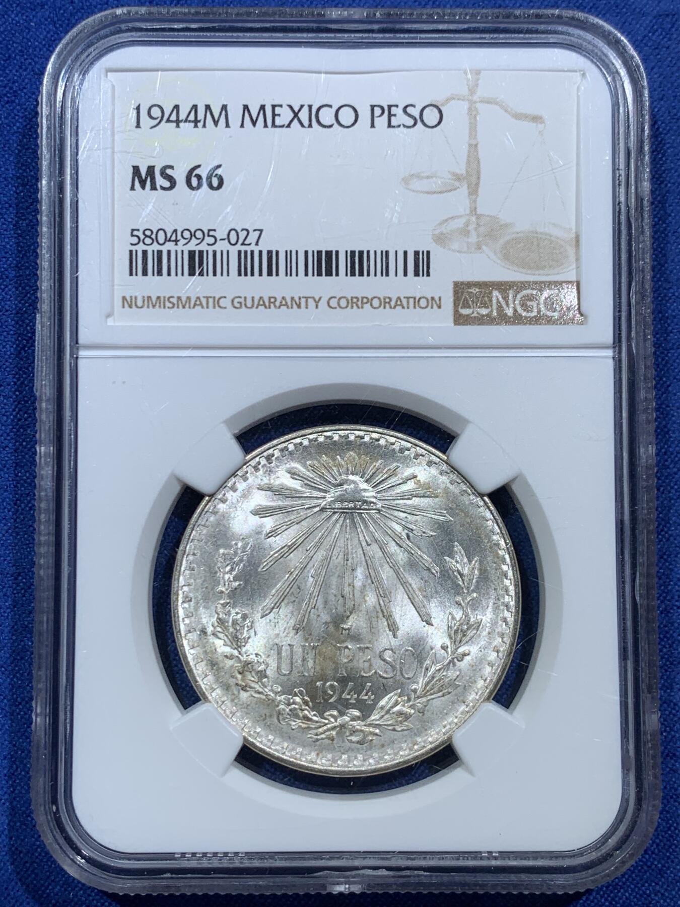 《竞宝斋》第377场 周日，周一 2场连拍 （全场包邮） NGC MS66 墨西哥1944年高分1比索银币