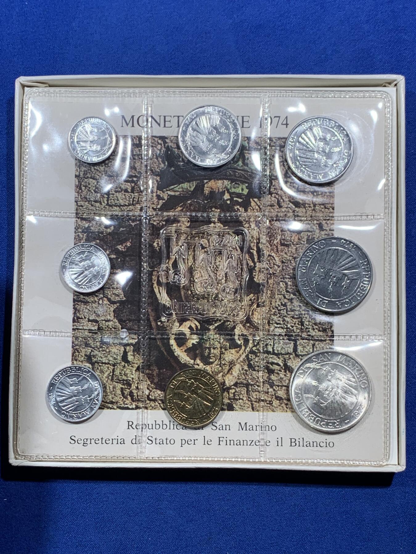 《竞宝斋》第377场 周日，周一 2场连拍 （全场包邮） 圣马力诺1974年官方封装套币 含500里拉银币 盒证全