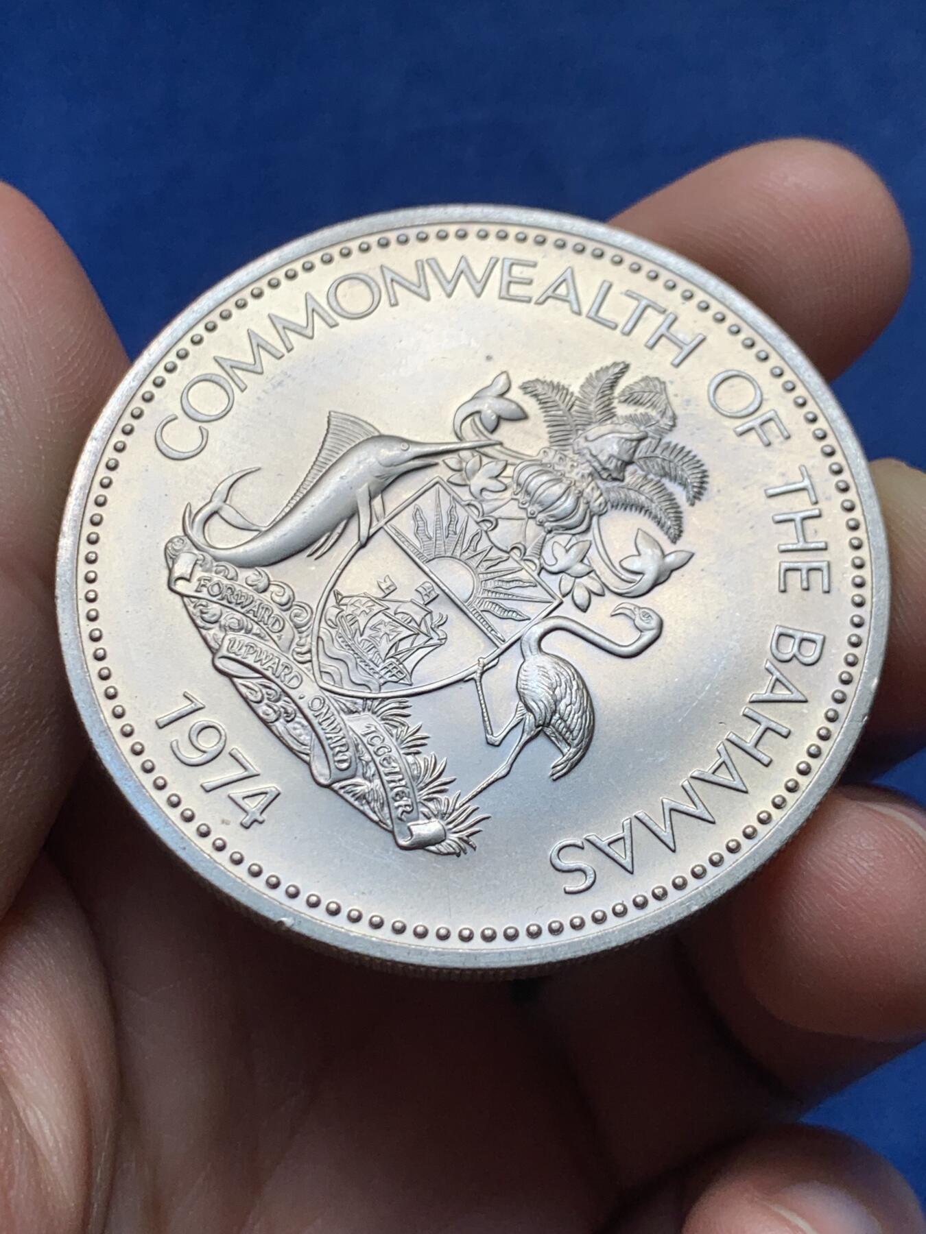 《竞宝斋》第377场 周日，周一 2场连拍 （全场包邮） 巴哈马1974年独立一周年10元铜镍币 50mm超大直径