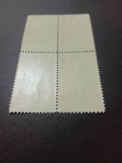 0拍押金0邮     美国上世纪60年代单枚套票 1968.5.17 ，警察——保护着和朋友﹒遵守法律与秩序，纪念邮票，单枚成套，四方联，全新