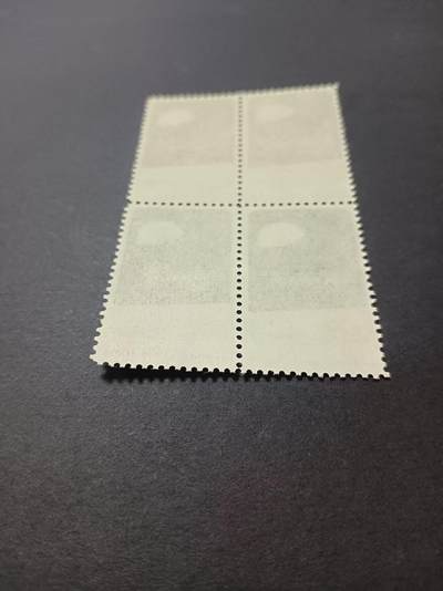 0拍押金0邮     美国上世纪60年代单枚套票 1969.5.5 ，人类第一次登上月球《美国登月》——“阿波罗”8号，纪念邮票，单枚成套，四方联，全新