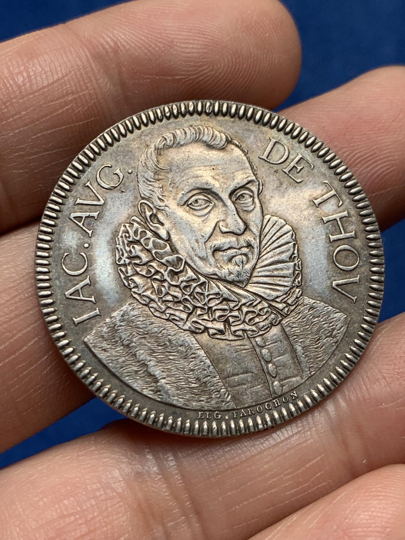 《竞宝斋》第377场 周日，周一 2场连拍 （全场包邮） 法国1861年国家图书馆纪念银章，正面馆长背面图书馆内景，细节好。11克，35mm，蜜蜂AR边铭