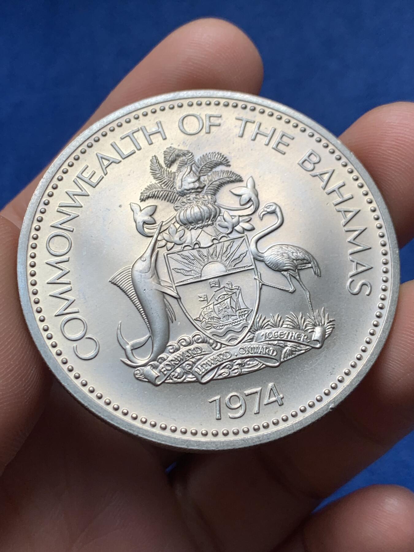 《竞宝斋》第377场 周日，周一 2场连拍 （全场包邮） 巴哈马1974年独立一周年10元铜镍币 50mm超大直径