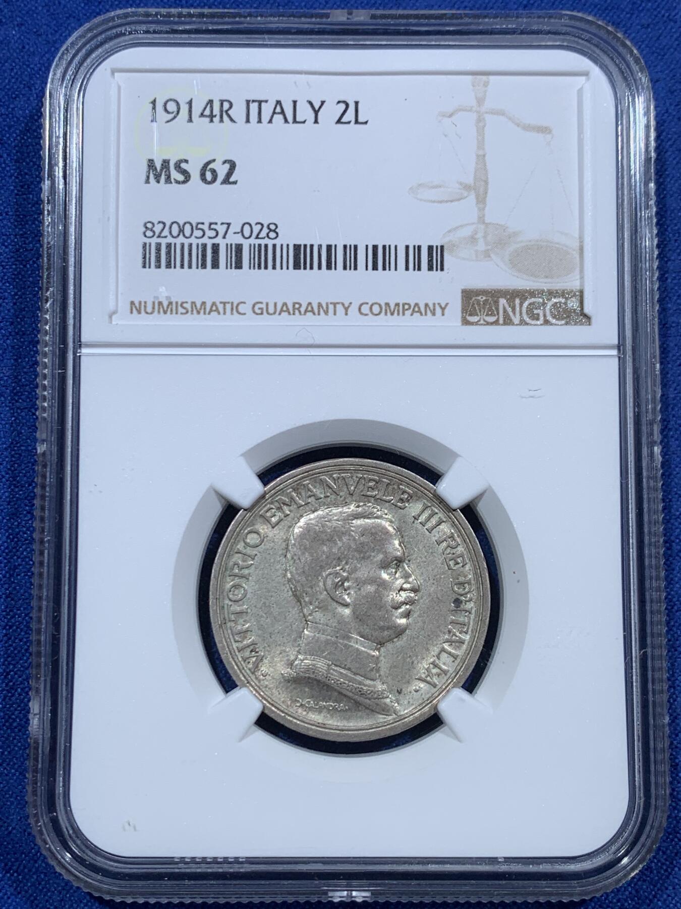 《竞宝斋》第377场 周日，周一 2场连拍 （全场包邮） NGC MS62 意大利伊曼纽尔三世1914年女神马车2里拉银币 浮雕立体感强 经典品种 原味老包浆 状态不错