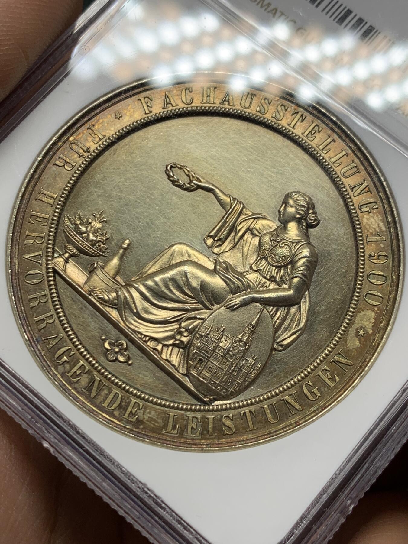 《竞宝斋》第377场 周日，周一 2场连拍 （全场包邮） NGC UNC 德国1900年盖尔森基兴采矿与金属加工协会纪念镀金银章