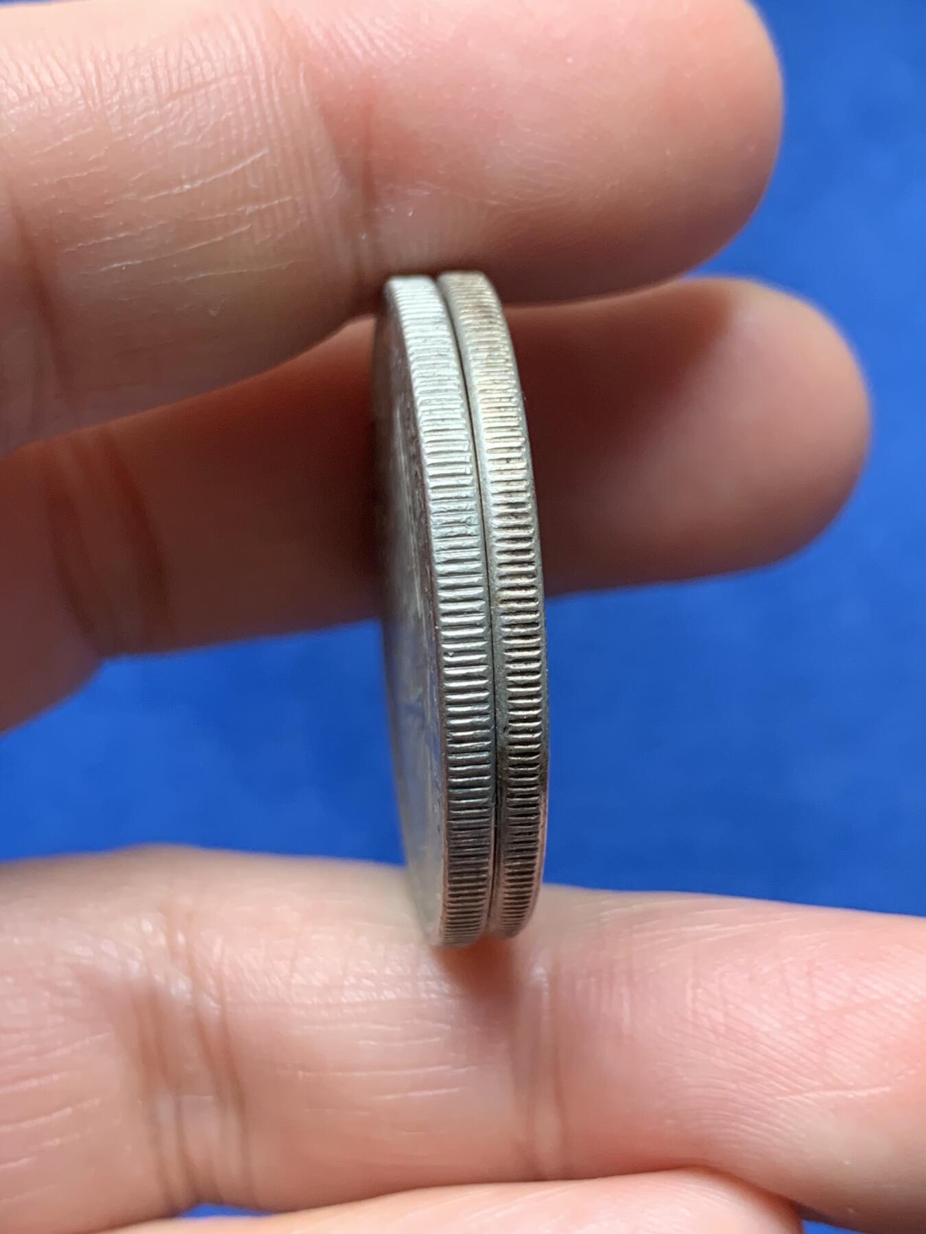 《竞宝斋》第377场 周日，周一 2场连拍 （全场包邮） 两枚一组 墨西哥1947年1比索银币