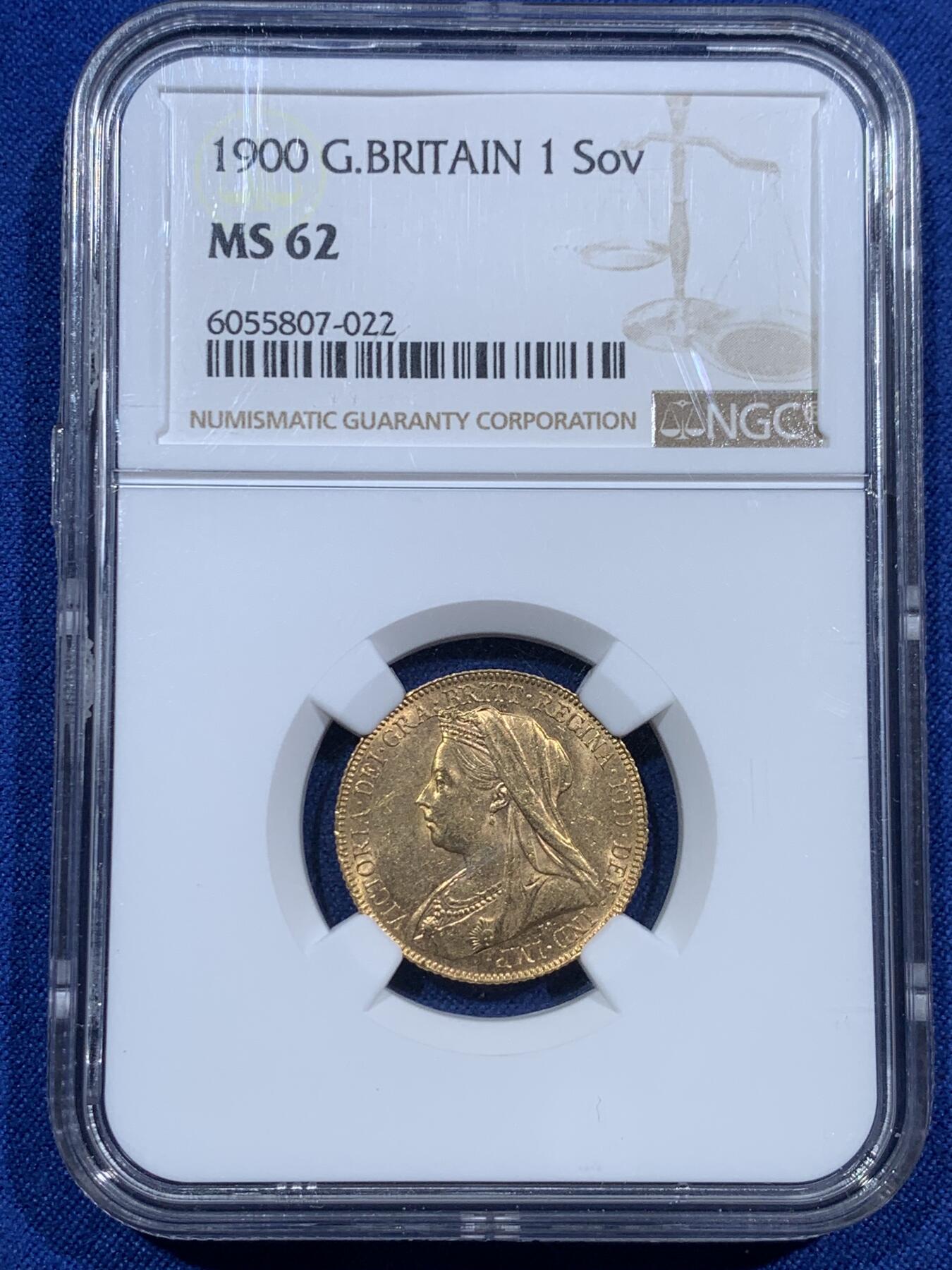 《竞宝斋》第377场 周日，周一 2场连拍 （全场包邮） NGC MS62 英国 1900年 1索维林 维多利亚披纱马剑 金币 状态较好 8克 917金