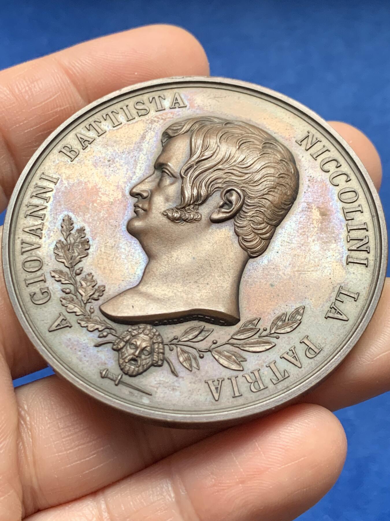 《竞宝斋》第377场 周日，周一 2场连拍 （全场包邮） 1827年意大利剧作家乔瓦尼·巴蒂斯塔·尼科里尼铜章，83.2g，55.6mm，Giuseppe Girometti雕刻，背面服饰雕刻精细！