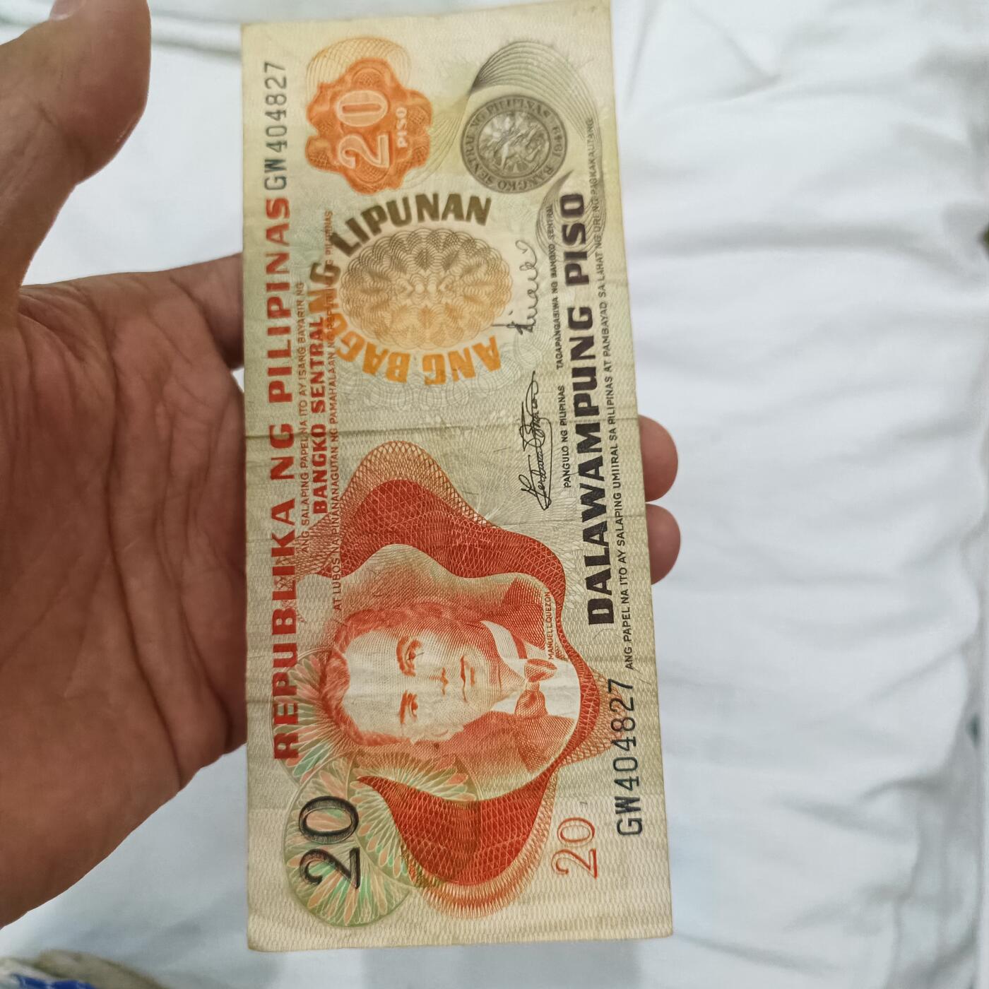 泡泡币外币第二十七场可代拍15038385335微信 菲律宾