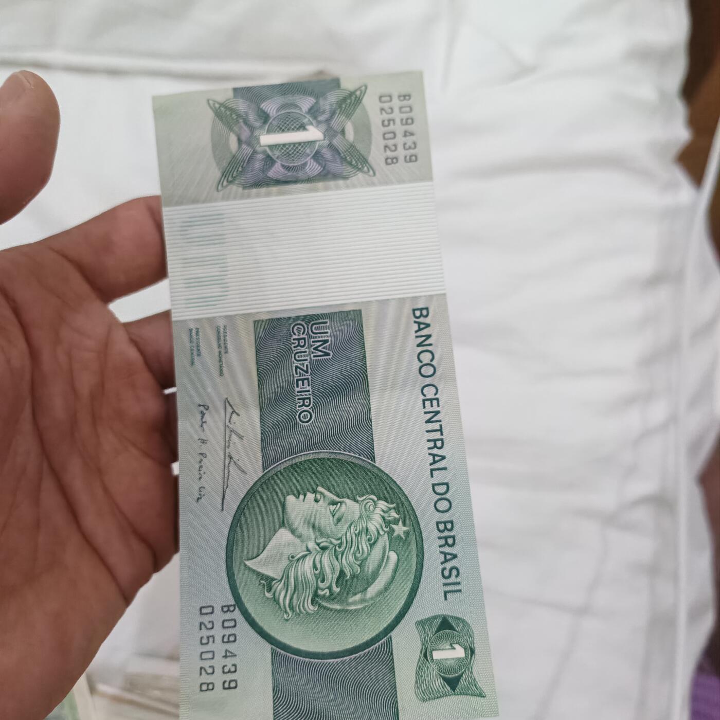 泡泡币外币第二十七场可代拍15038385335微信