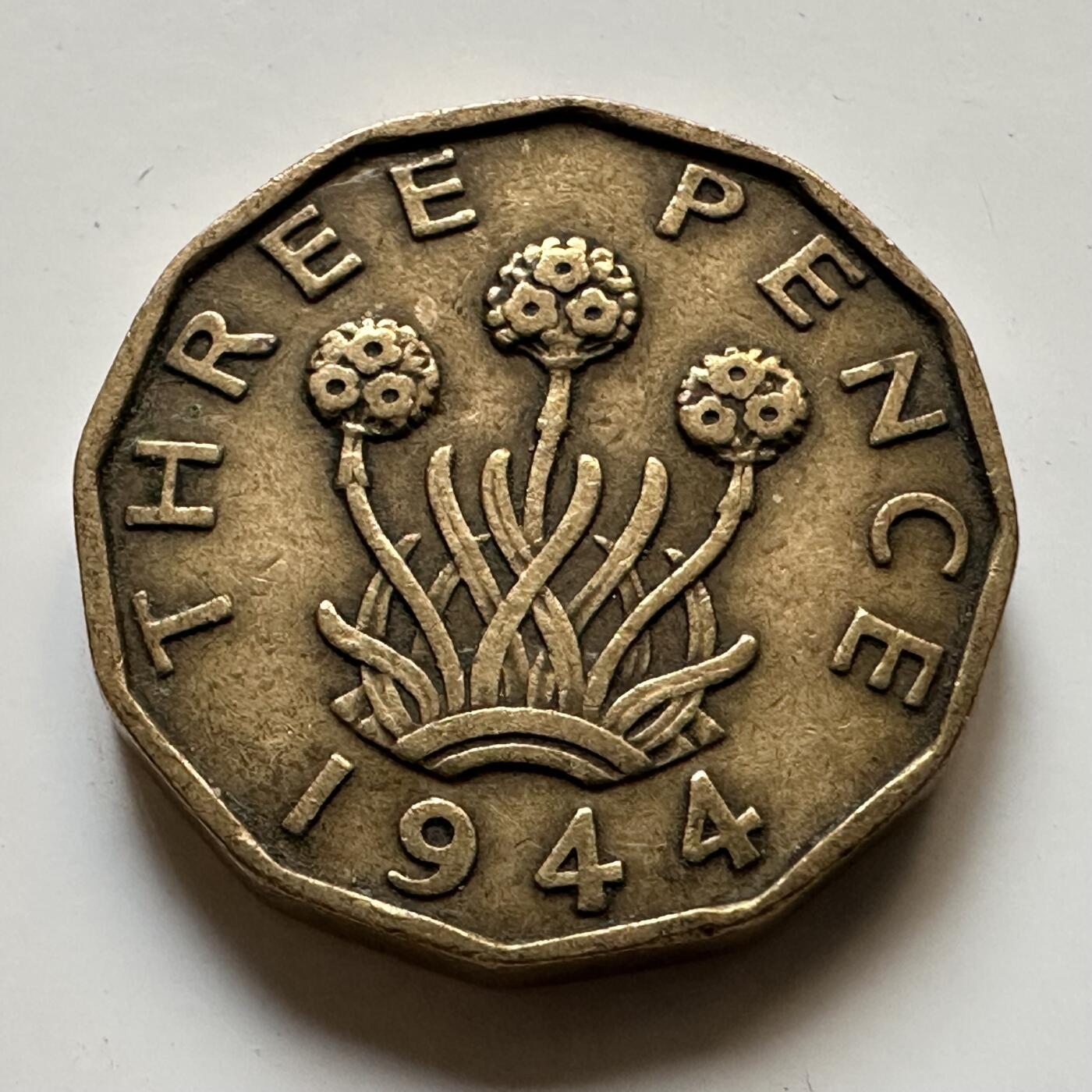 🌹外币初藏🌹🐯2025年第44场  每周二四六晚8️⃣点 接代拍 英国1944年乔治六世3便士