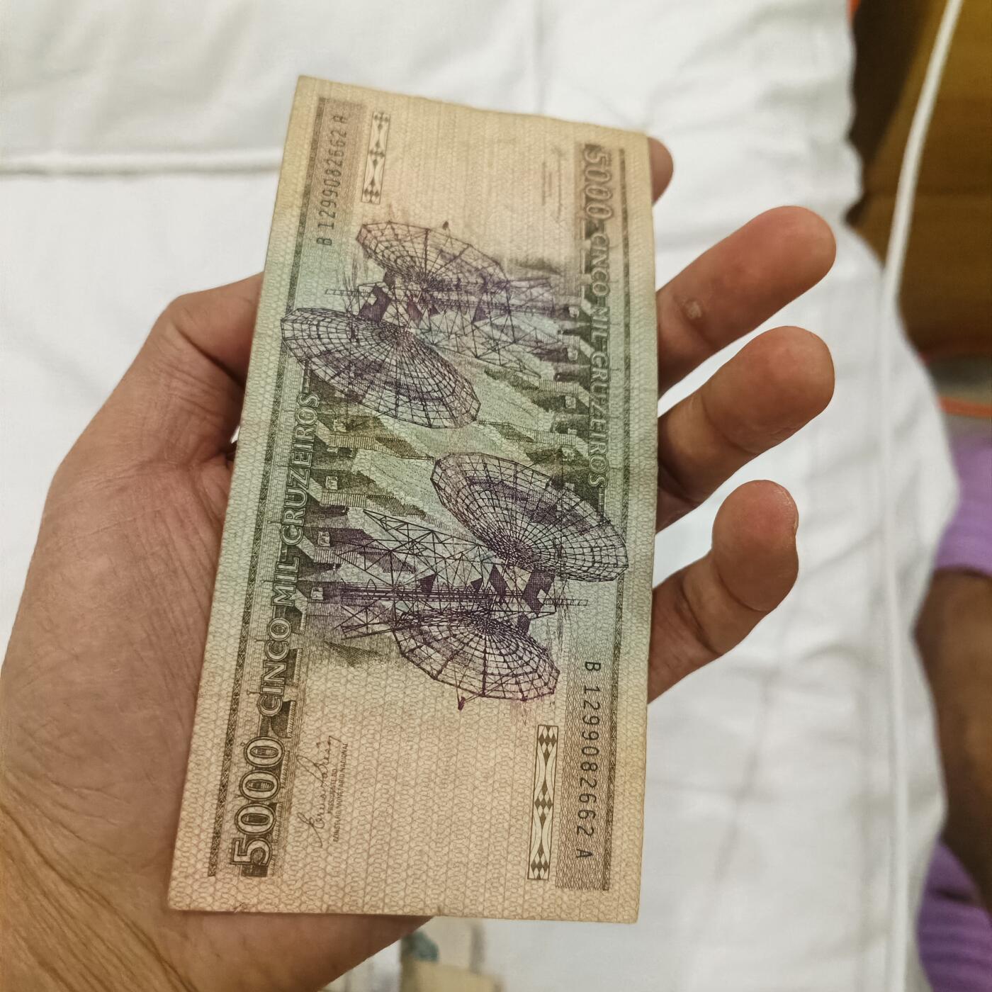泡泡币外币第二十七场可代拍15038385335微信 巴西