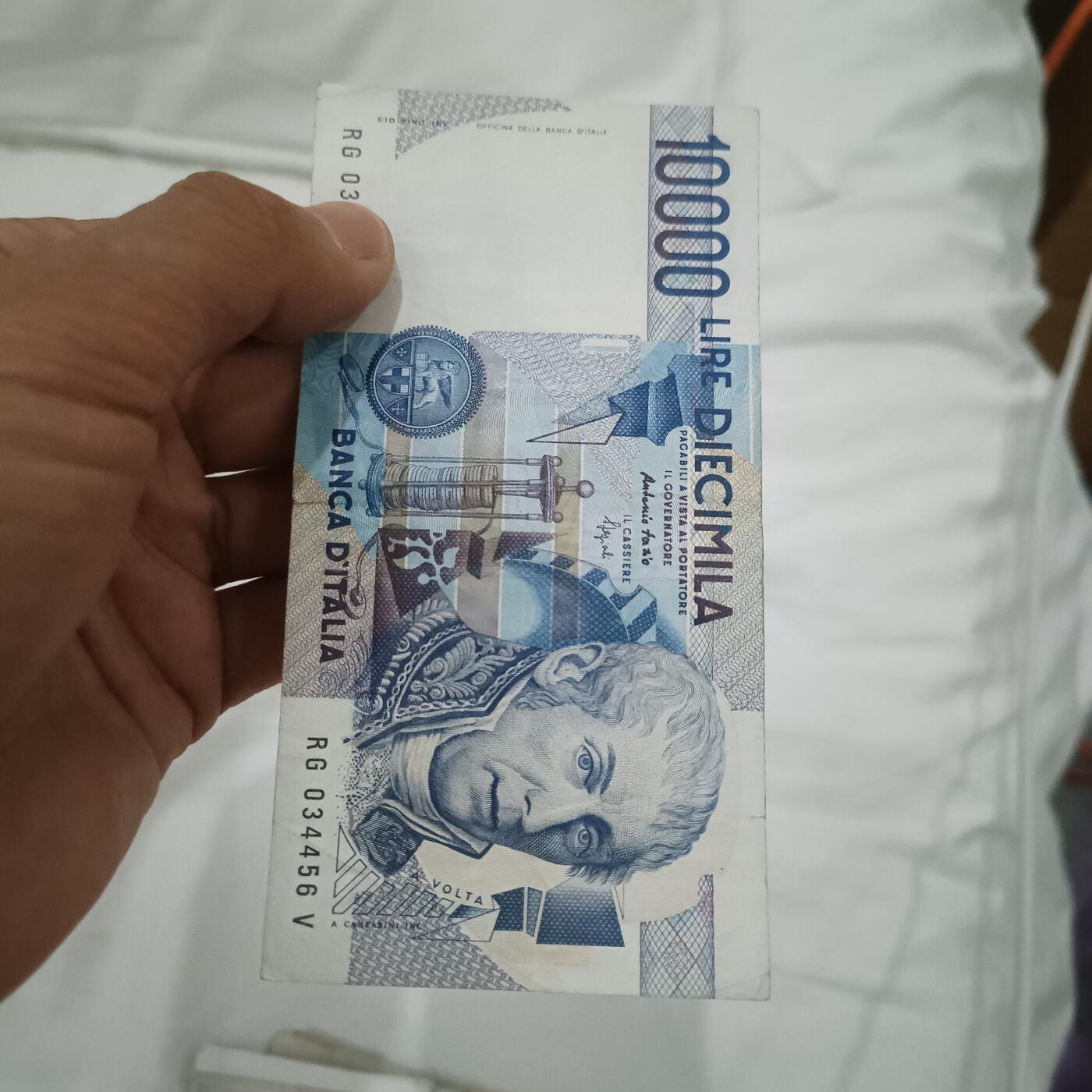泡泡币外币第二十七场可代拍15038385335微信 意大利10000