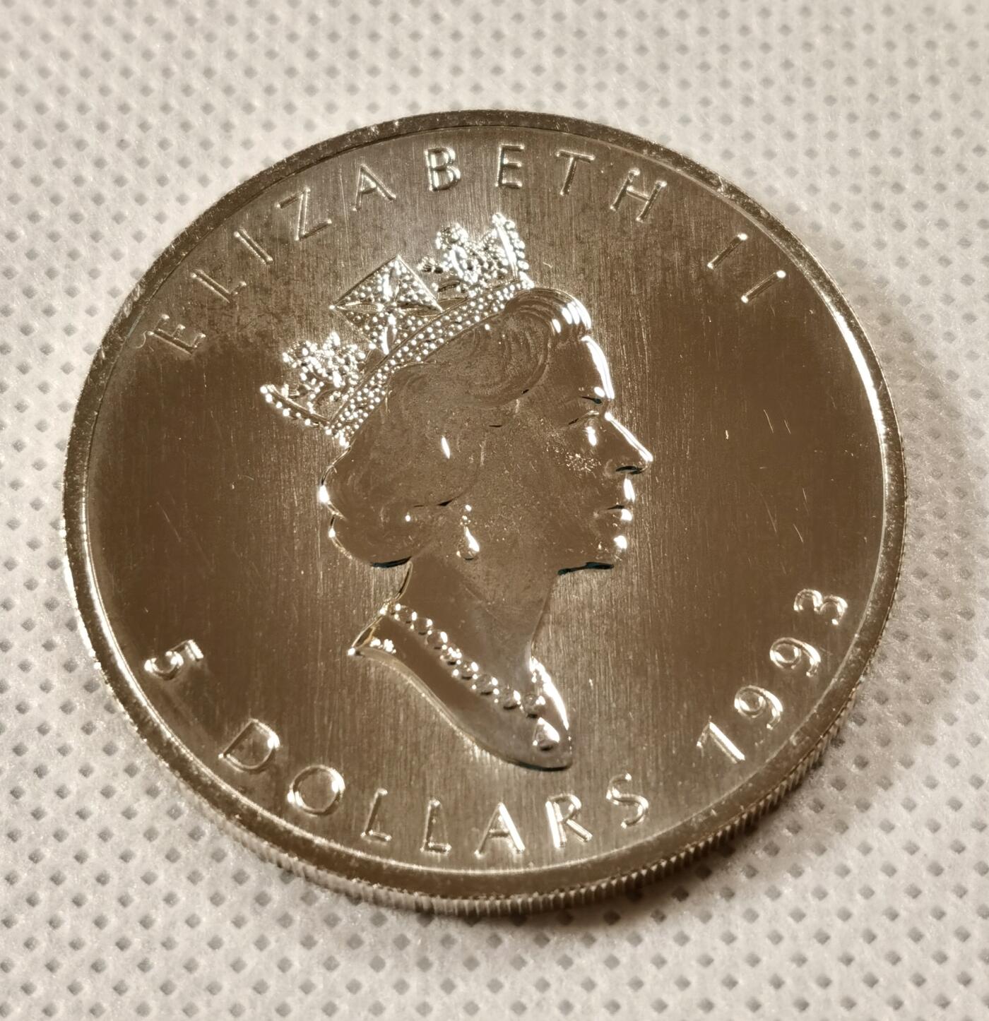  甄臻铺-世界币章拍卖（第15期）套币，现代银币专场。送拍享返佣金等优惠多多 加拿大1993年5元枫叶纪念银币，1盎司银