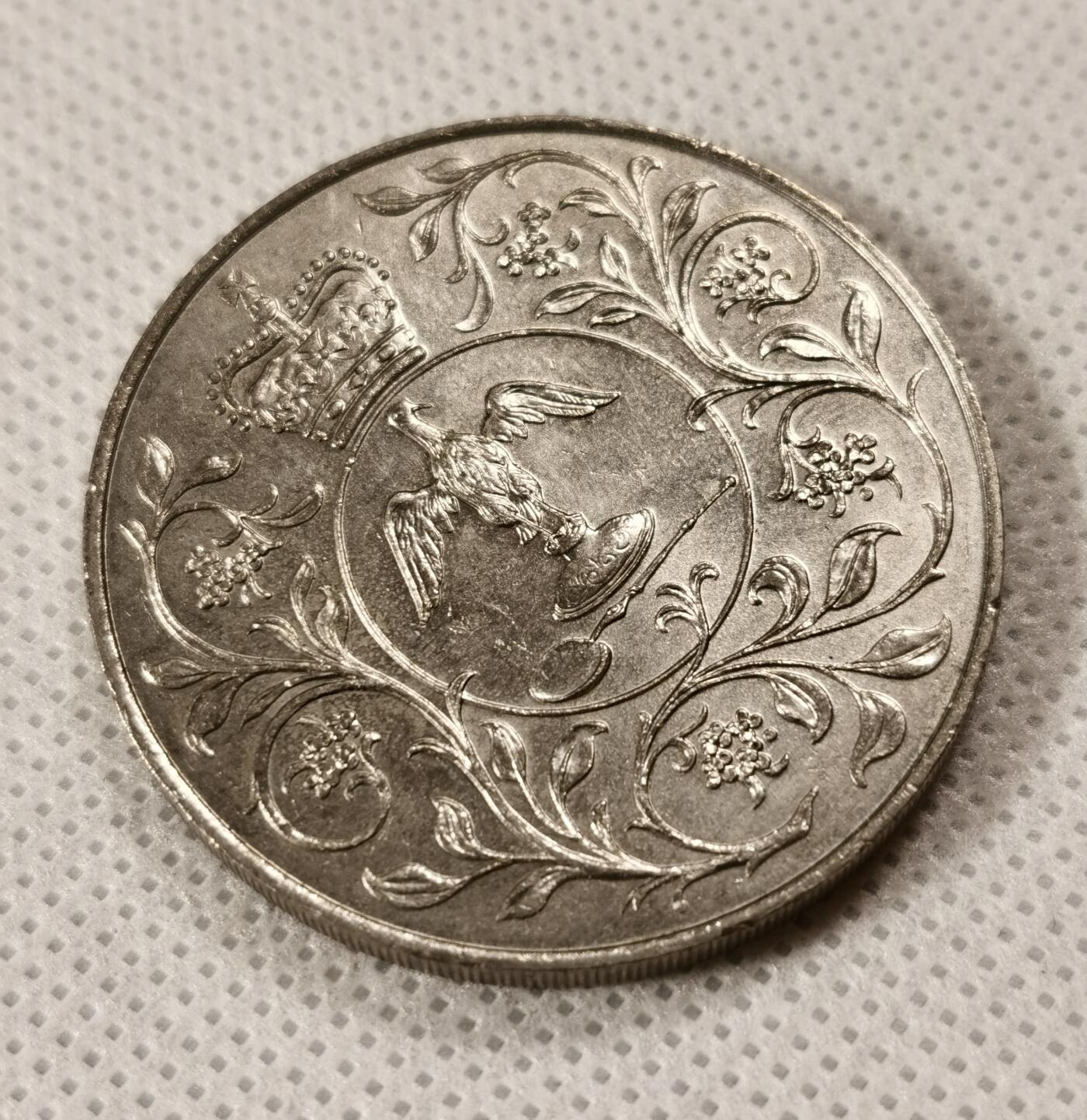  甄臻铺-世界币章拍卖（第15期）套币，现代银币专场。送拍享返佣金等优惠多多 英国1977年女王登基25周年克朗纪念币