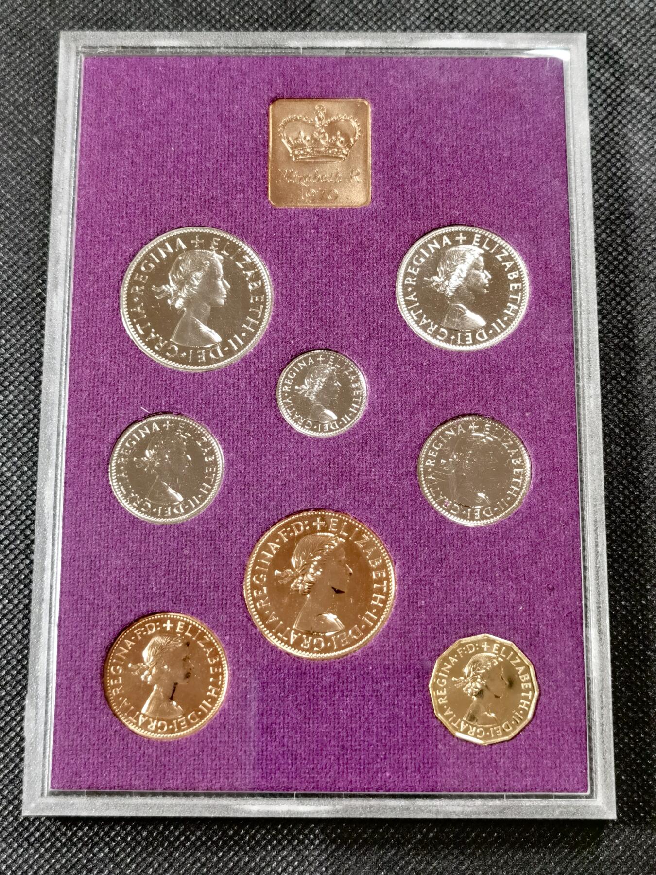  甄臻铺-世界币章拍卖（第15期）套币，现代银币专场。送拍享返佣金等优惠多多 1970年 英国精制套币 最后的旧制硬币 带皇家造币厂铜章 无外纸