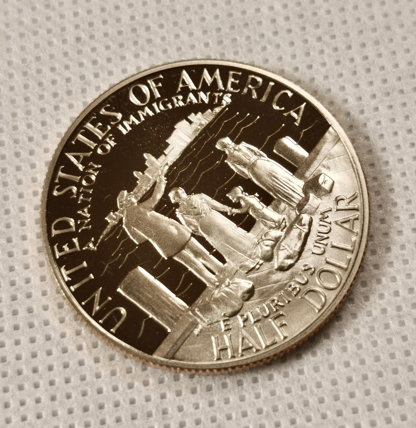  甄臻铺-世界币章拍卖（第15期）套币，现代银币专场。送拍享返佣金等优惠多多 美国1986年半美元精制纪念币，自由女神像纪念