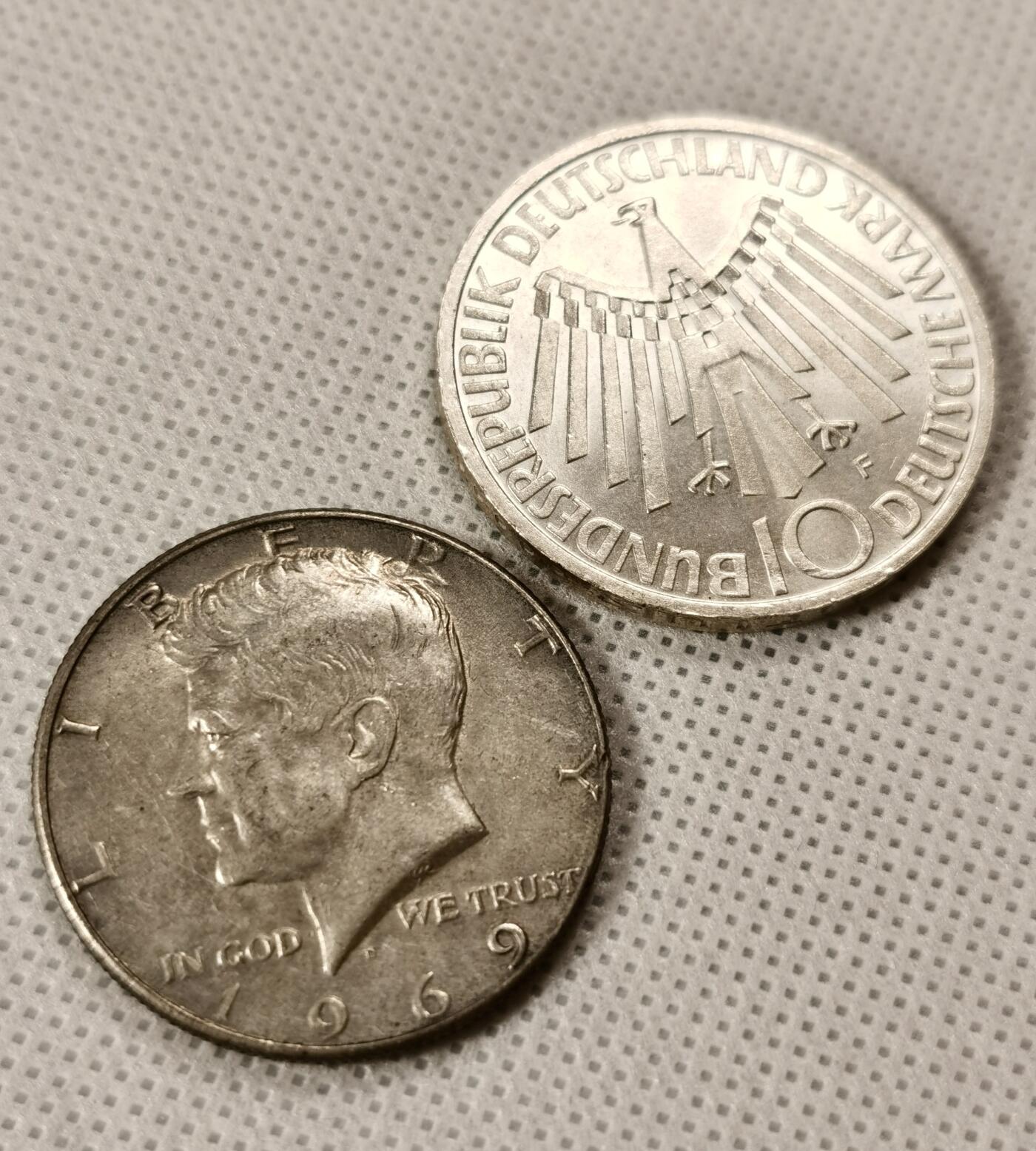  甄臻铺-世界币章拍卖（第15期）套币，现代银币专场。送拍享返佣金等优惠多多 1972年慕尼黑奥运会10马克银币
1969年肯尼迪半美元银币