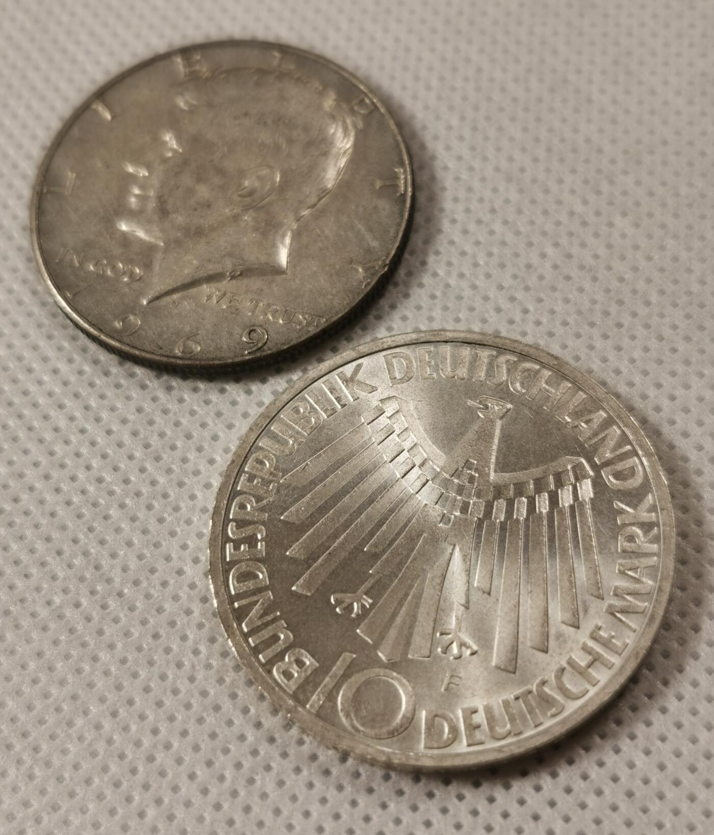  甄臻铺-世界币章拍卖（第15期）套币，现代银币专场。送拍享返佣金等优惠多多 1972年慕尼黑奥运会10马克银币
1969年肯尼迪半美元银币