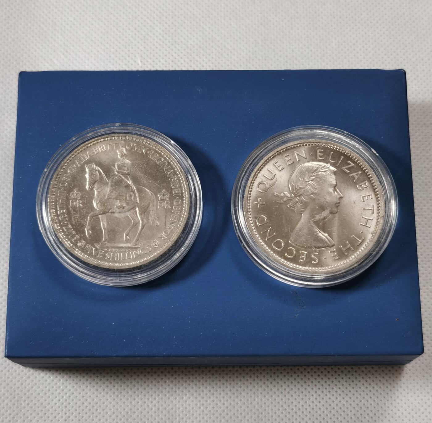  甄臻铺-世界币章拍卖（第15期）套币，现代银币专场。送拍享返佣金等优惠多多 新西兰、英国1953年伊丽莎白二世女王登基克朗纪念币2枚，带盒