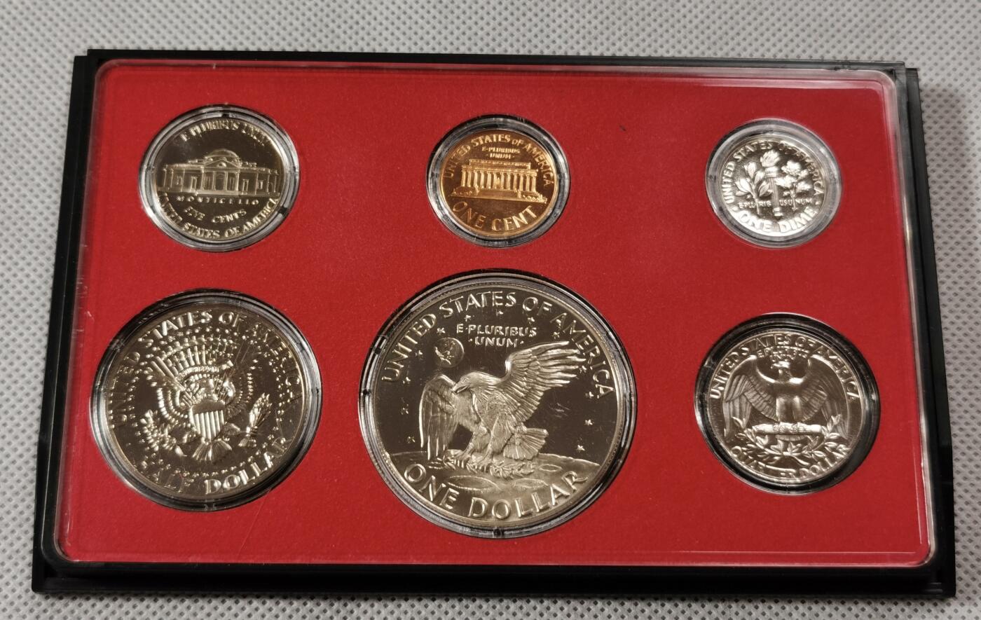  甄臻铺-世界币章拍卖（第15期）套币，现代银币专场。送拍享返佣金等优惠多多 美国1974年盒装精制套币，几乎未氧化