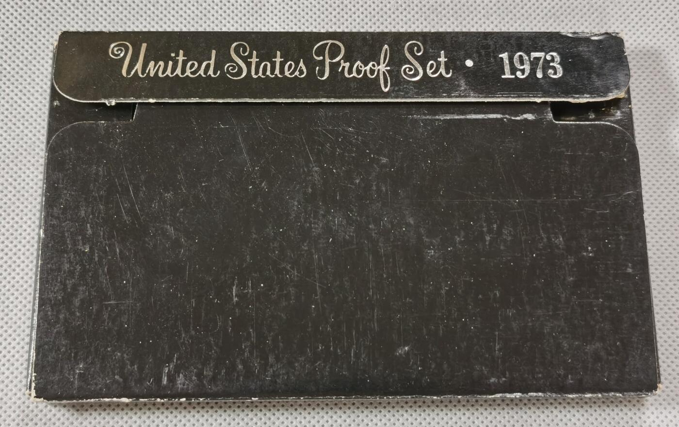  甄臻铺-世界币章拍卖（第15期）套币，现代银币专场。送拍享返佣金等优惠多多 美国1973年盒装精制套币，几乎未氧化