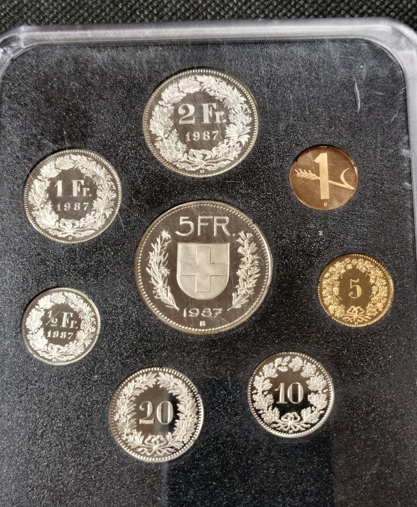  甄臻铺-世界币章拍卖（第15期）套币，现代银币专场。送拍享返佣金等优惠多多 瑞士1987年8枚官方精制套币PL