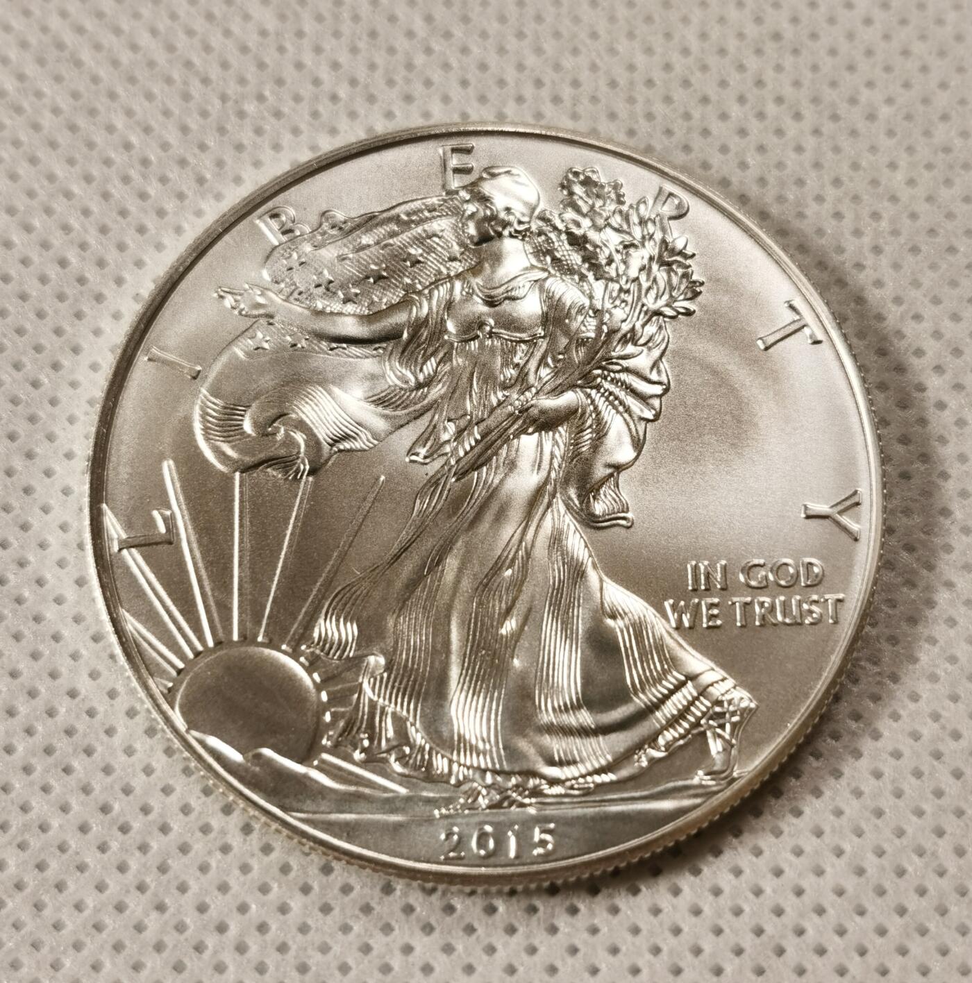  甄臻铺-世界币章拍卖（第15期）套币，现代银币专场。送拍享返佣金等优惠多多 2015年 美国鹰洋行走女神纯银币 BU品