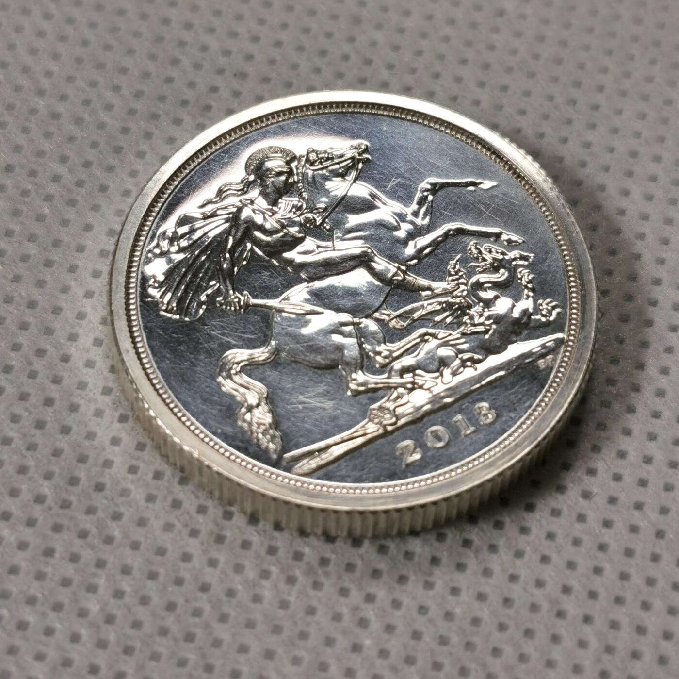  甄臻铺-世界币章拍卖（第15期）套币，现代银币专场。送拍享返佣金等优惠多多 2013年 英国20磅小马剑纯银币 BU品