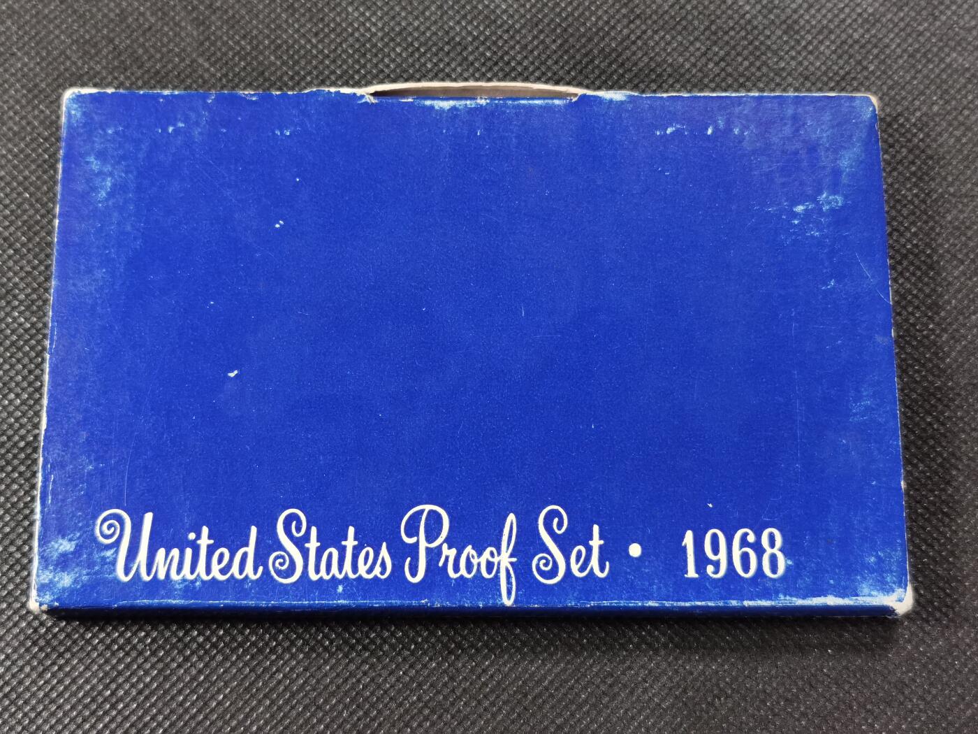  甄臻铺-世界币章拍卖（第15期）套币，现代银币专场。送拍享返佣金等优惠多多 美国1968年盒装精制套币含肯尼迪银币，几乎未氧化