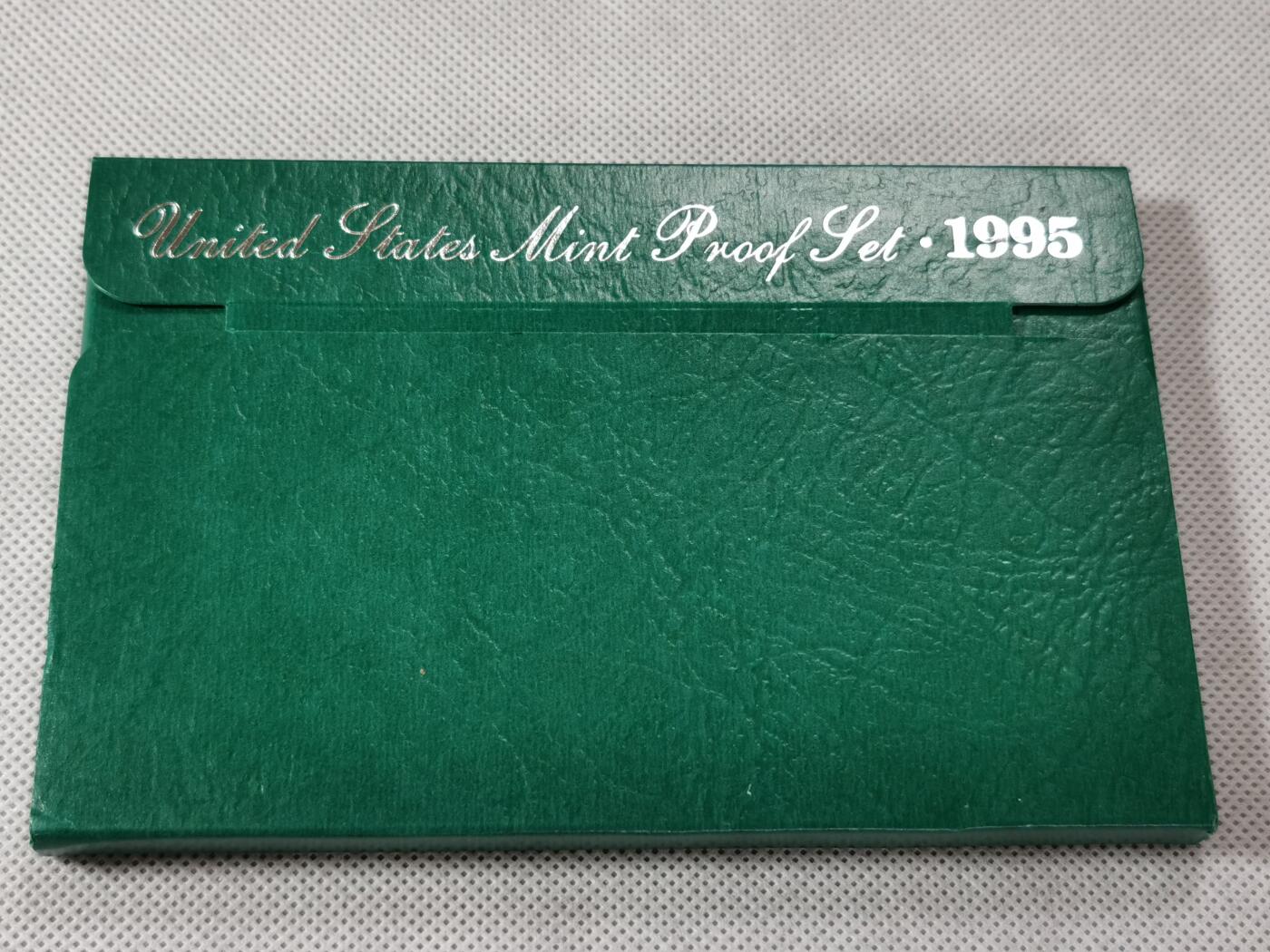  甄臻铺-世界币章拍卖（第15期）套币，现代银币专场。送拍享返佣金等优惠多多 美国1995年盒装精制套币，几乎未氧化