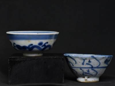 【良泉】第三十二期【直播场】5月8日晚19.30点开拍！200组，西方古代钱币、日本杂项专场 - 【日本】明治时期，青花小盏一对（小冲）