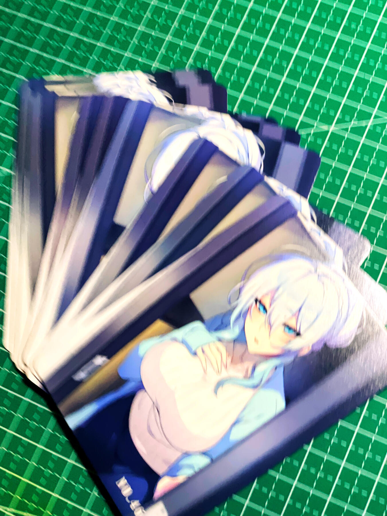 显眼宝 第12期  都是自己收藏的卡牌～ 绘天阁卡牌  漫画卡系列  雪女第七弹  9张   折光彩闪  尺寸63*88