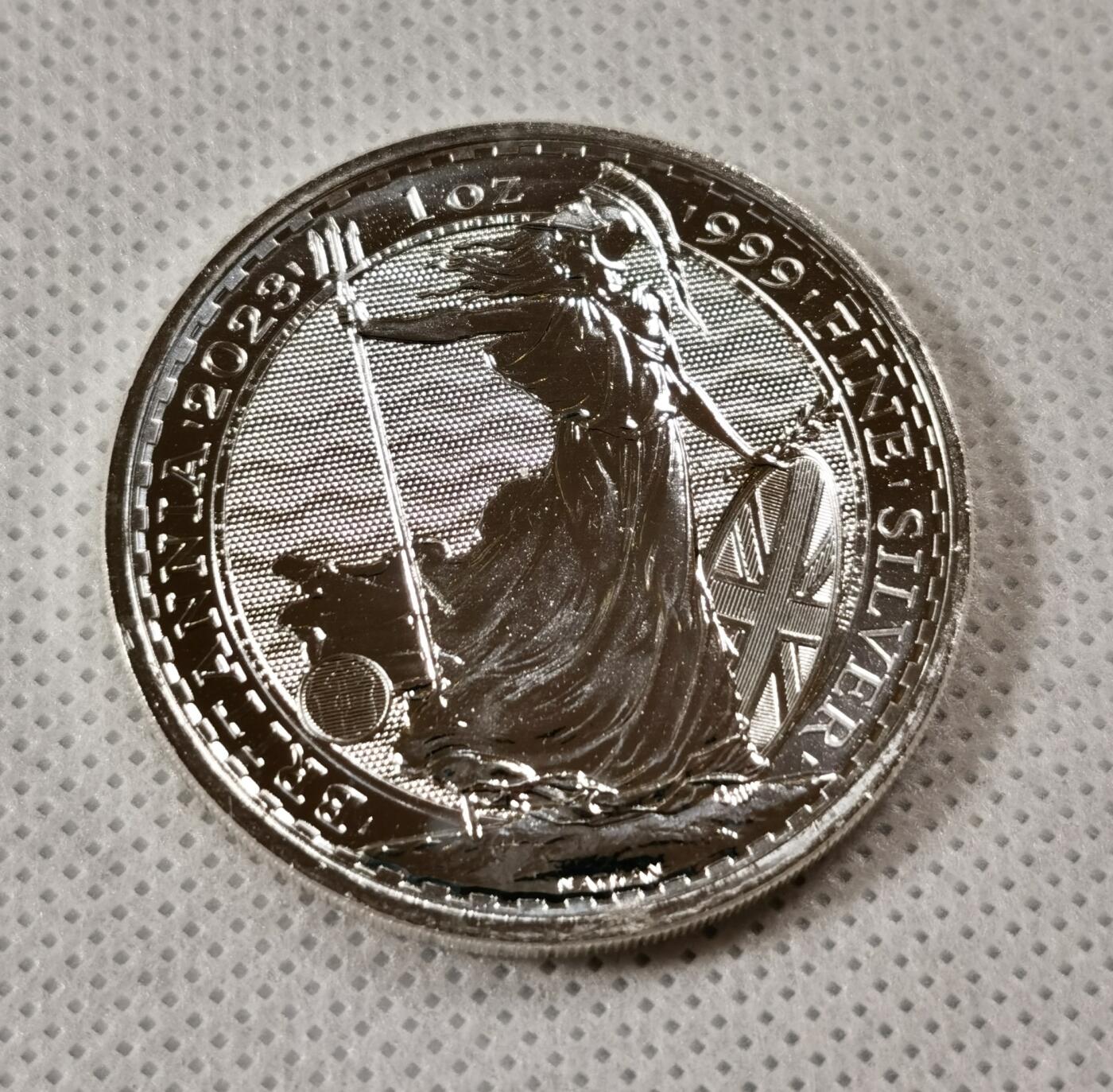  甄臻铺-世界币章拍卖（第15期）套币，现代银币专场。送拍享返佣金等优惠多多 英国2023年不列颠女神纪念银币2英镑，查尔斯三世，1盎司银