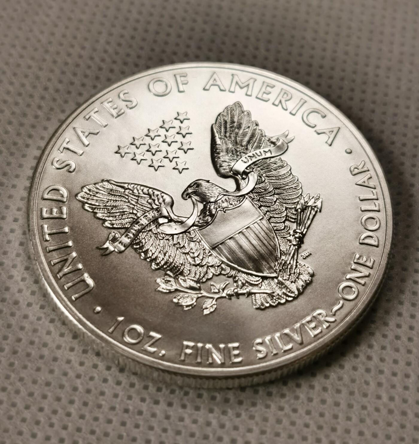  甄臻铺-世界币章拍卖（第15期）套币，现代银币专场。送拍享返佣金等优惠多多 2015年 美国鹰洋行走女神纯银币 BU品