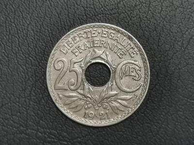 精美卫国战争胜利系列纪念钞币以及世界各国钱币专场 - M71精美世界钱币
