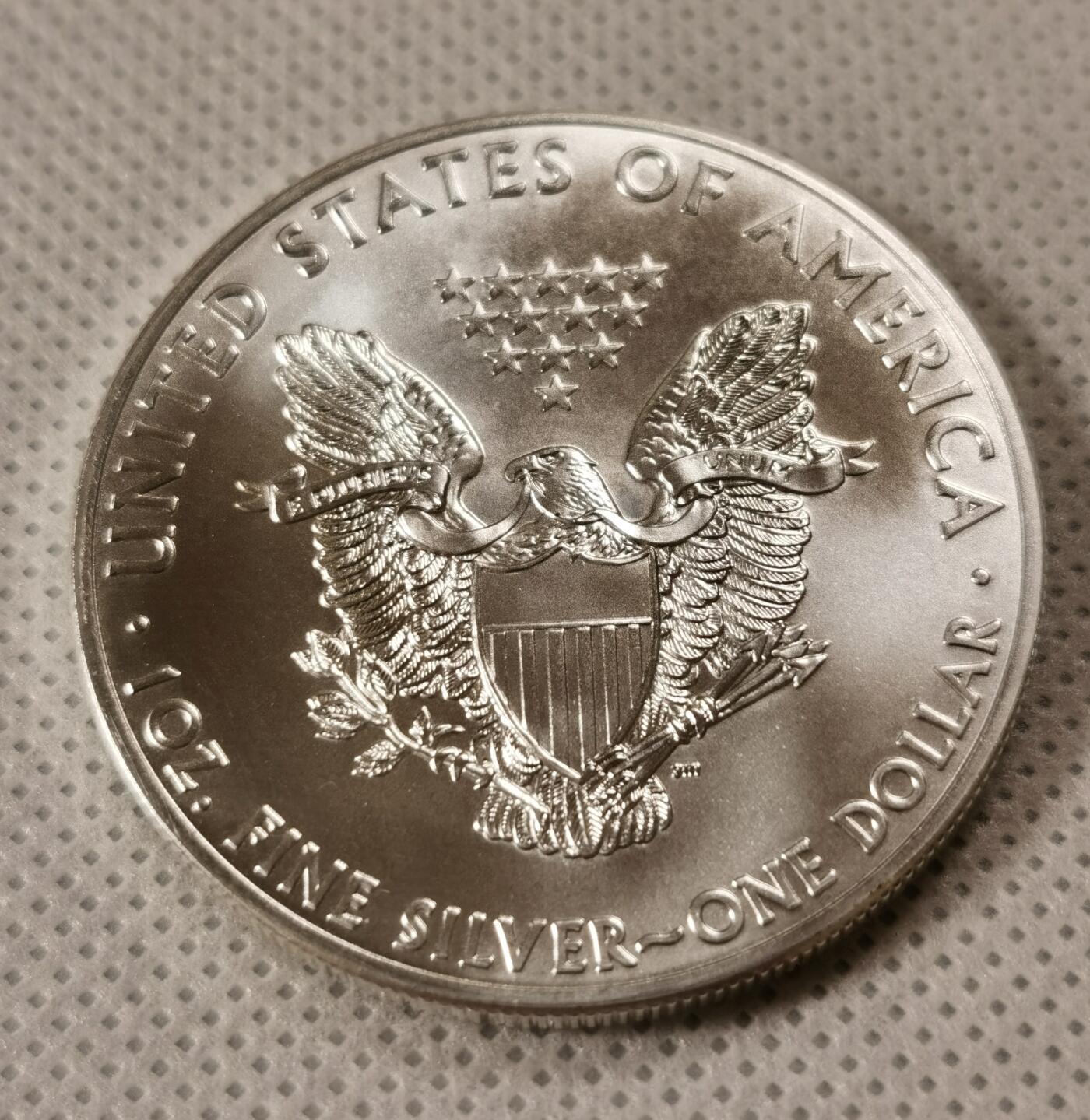  甄臻铺-世界币章拍卖（第15期）套币，现代银币专场。送拍享返佣金等优惠多多 2015年 美国鹰洋行走女神纯银币 BU品